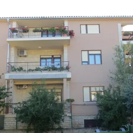 Juran بيت ضيافة