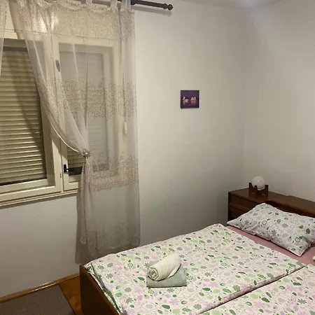 Juran Guest house *